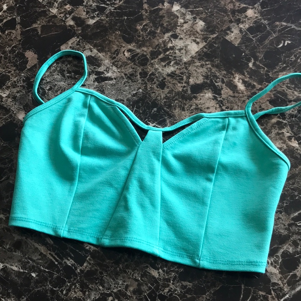 Crop top